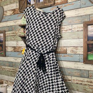 CLOSET CLEANOUT - George Size 20 Geometric Black & White Dress